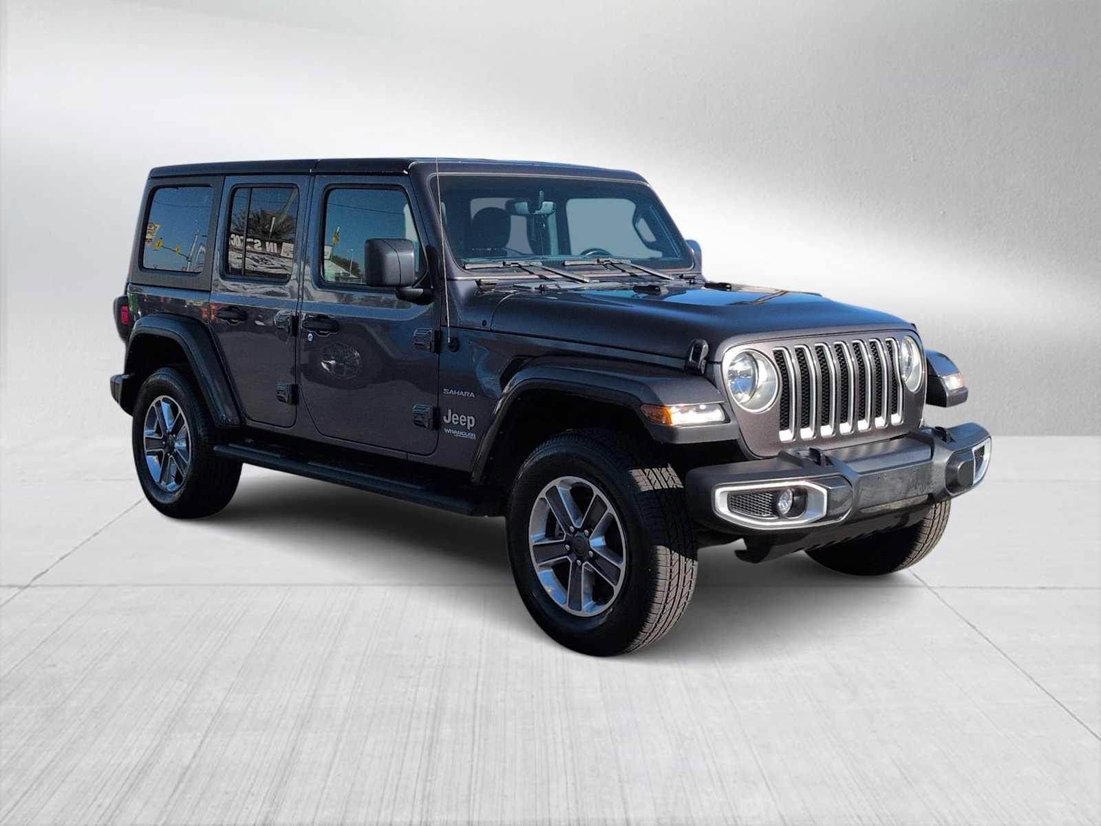 Used 2022 Jeep Wrangler Unlimited Sahara w/ Cold Weather Group image 2