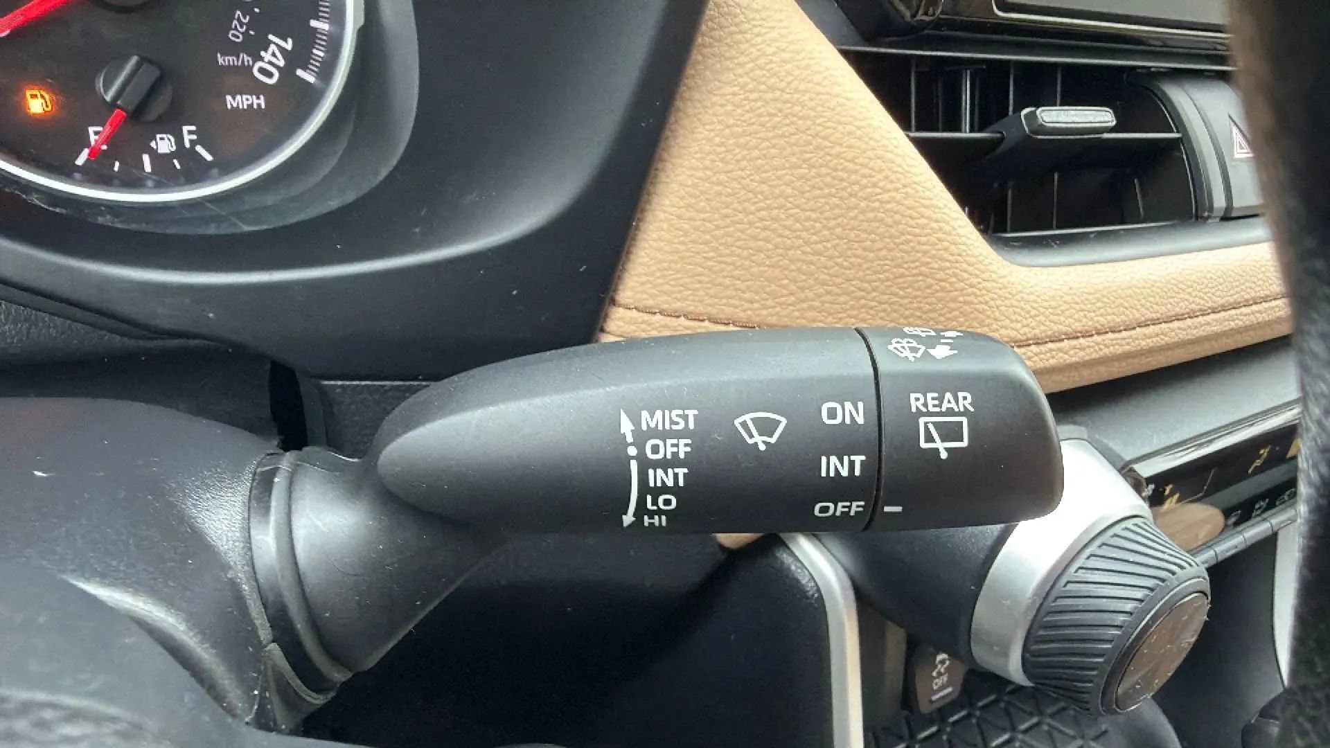 Used 2022 Toyota RAV4 LE AWD/4WD image 13