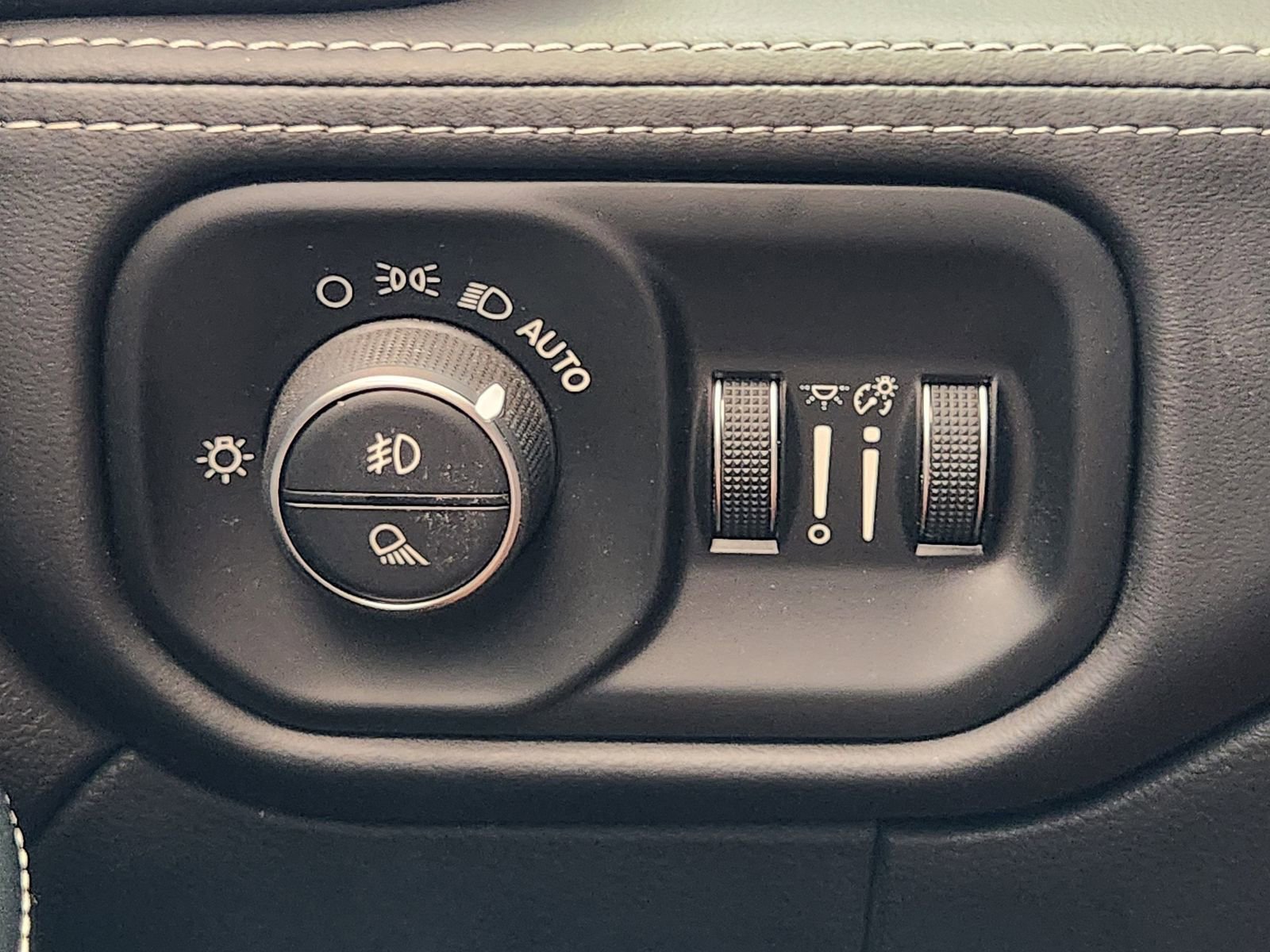 Used 2019 RAM 2500 Limited AWD/4WD image 24