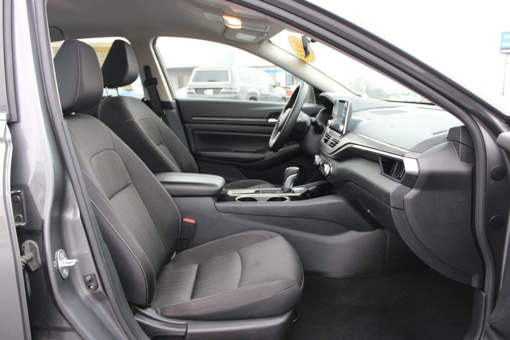 Used 2024 Nissan Altima 2.5 SV image 26