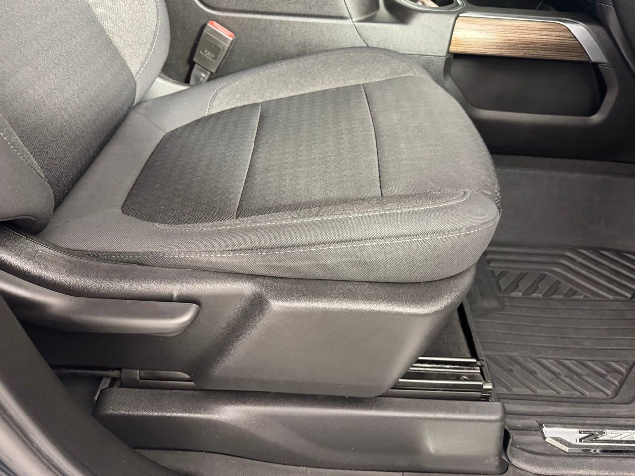 Used 2021 Chevrolet Silverado 1500 RST image 33