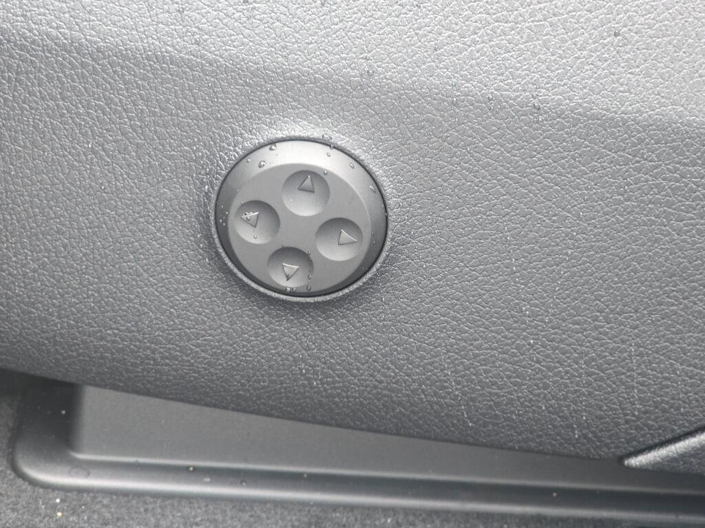 New 2026 Mercedes-Benz GLC 300 4MATIC image 36