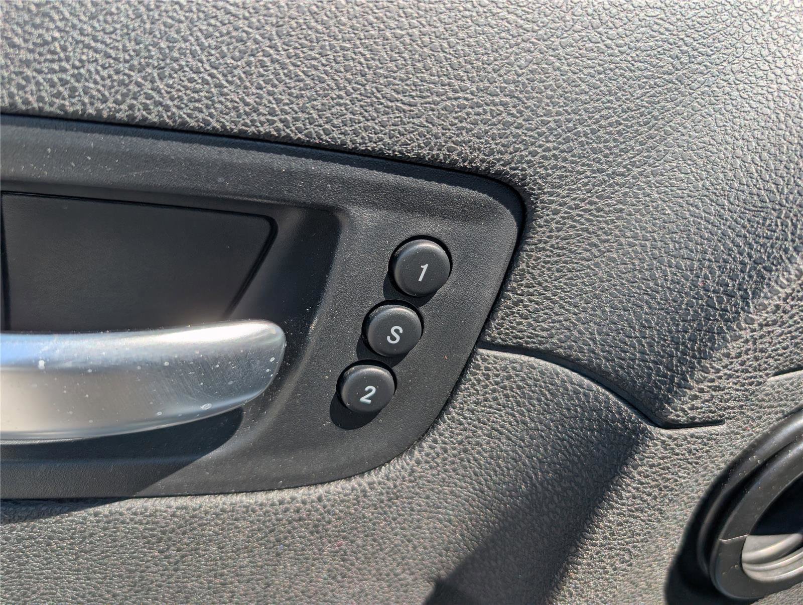 Used 2016 Chrysler 300 C Platinum w/ Safetytec Plus Group AWD/4WD image 22