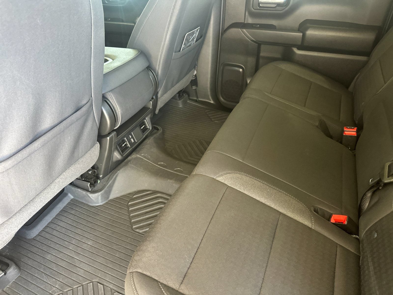 Used 2026 Chevrolet Silverado 1500 Custom Trail Boss w/ LPO, Dark Essentials Package AWD/4WD image 13