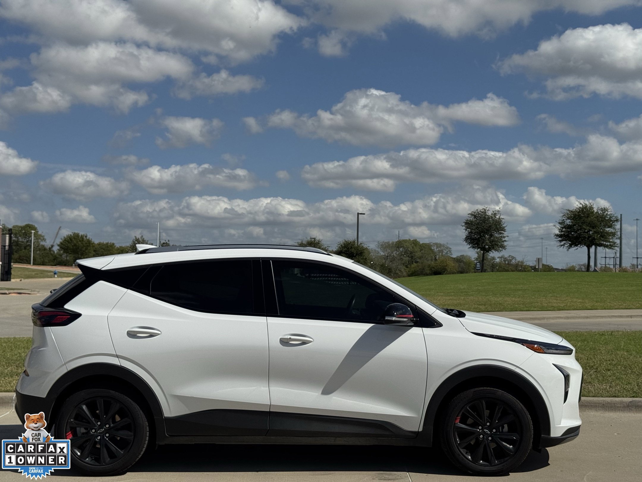 Used 2023 Chevrolet Bolt EUV LT w/ Convenience Package FWD image 3