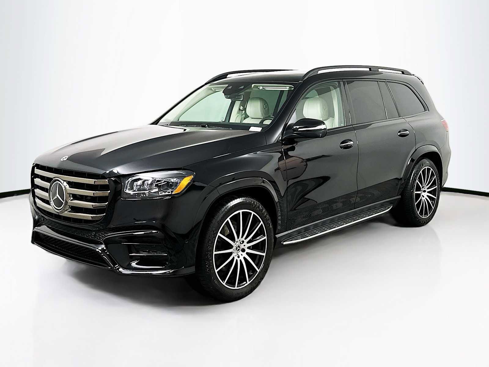 Used 2024 Mercedes-Benz GLS 580 4MATIC image 1