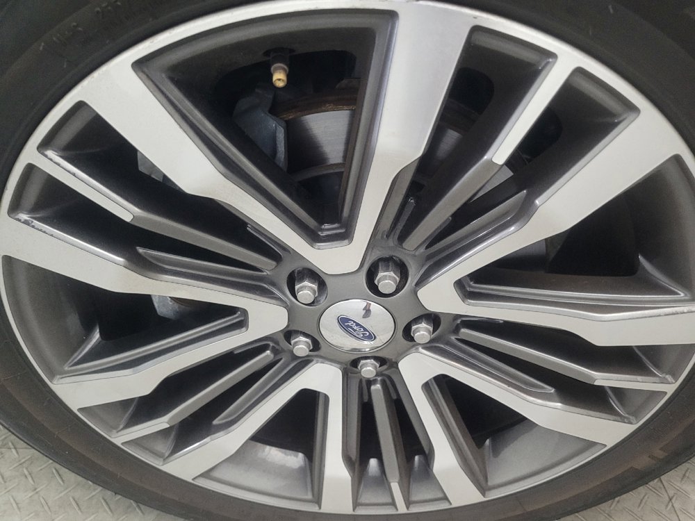 Used 2018 Ford Explorer Platinum AWD/4WD image 31