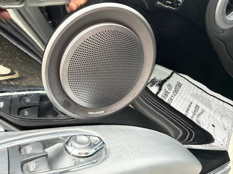 Used 2017 Aston Martin DB11 V12 RWD image 18
