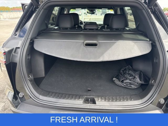 Used 2025 Chevrolet Equinox RS w/ Safety and Technology Package image 11