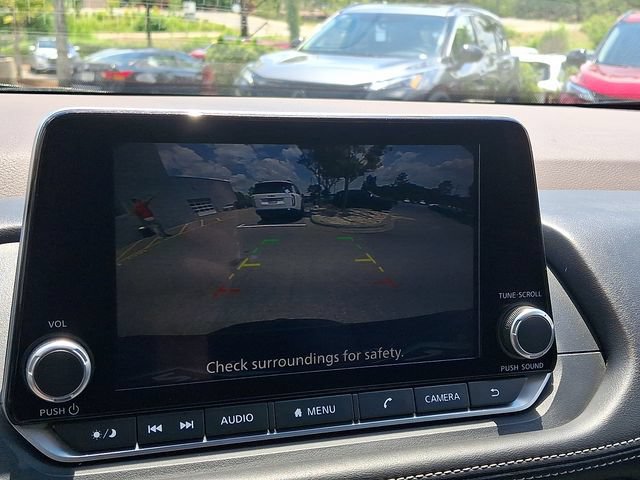 Used 2023 Nissan Rogue SV FWD image 18