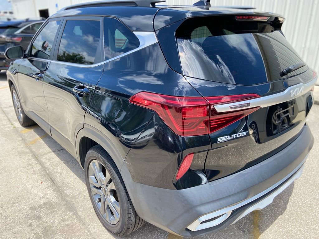 Used 2022 Kia Seltos S FWD image 3