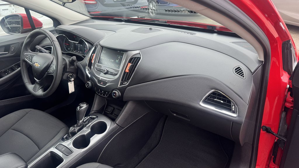 Used 2016 Chevrolet Cruze LT image 27