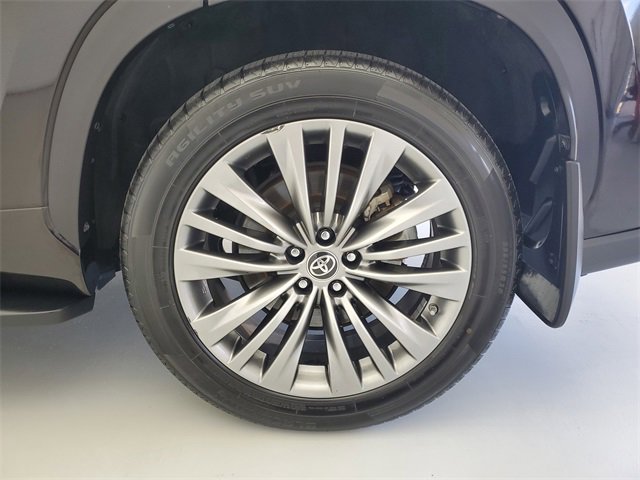 Used 2020 Toyota Highlander Limited Platinum image 14
