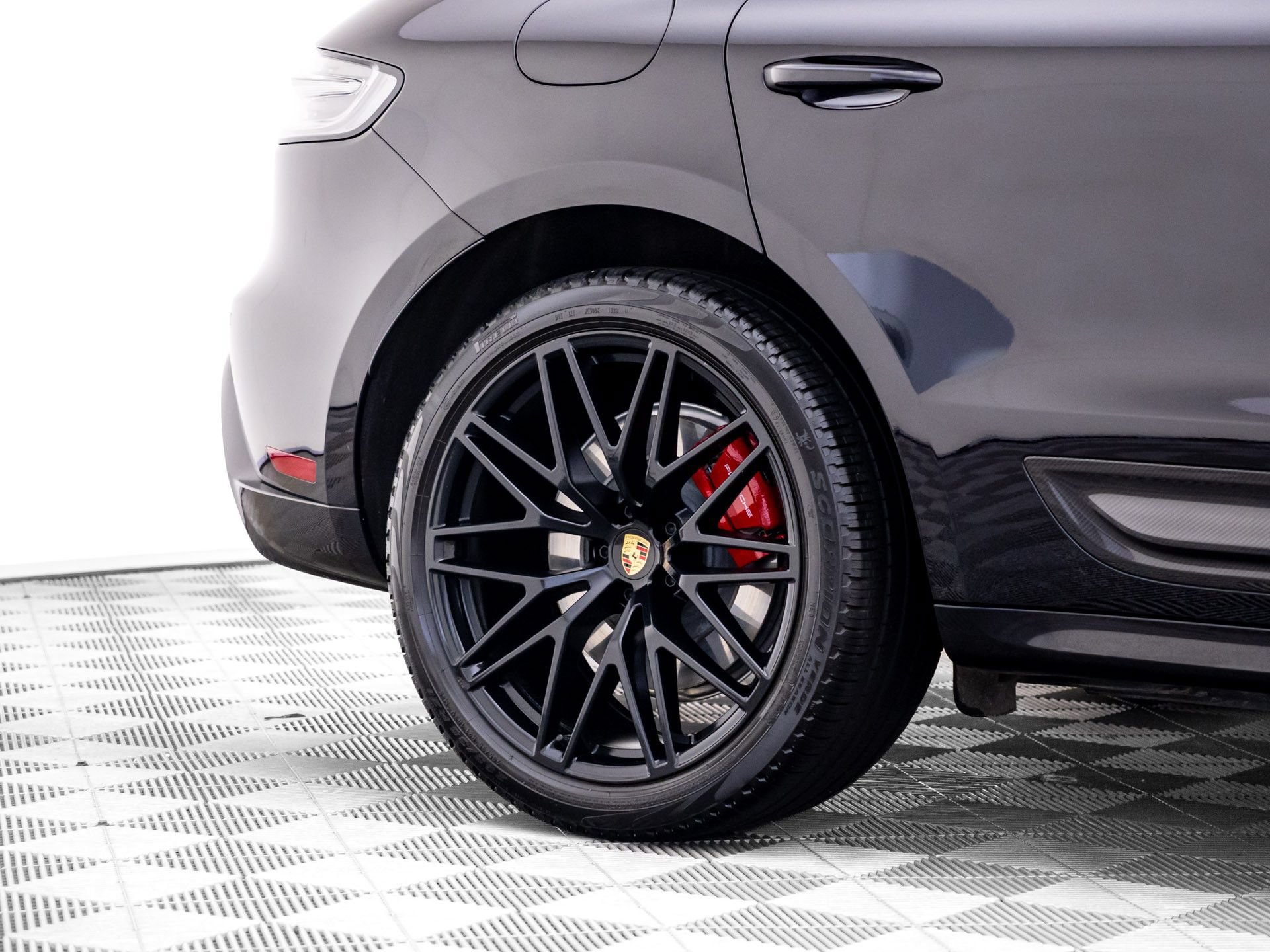 Certified 2023 Porsche Macan GTS AWD/4WD image 34
