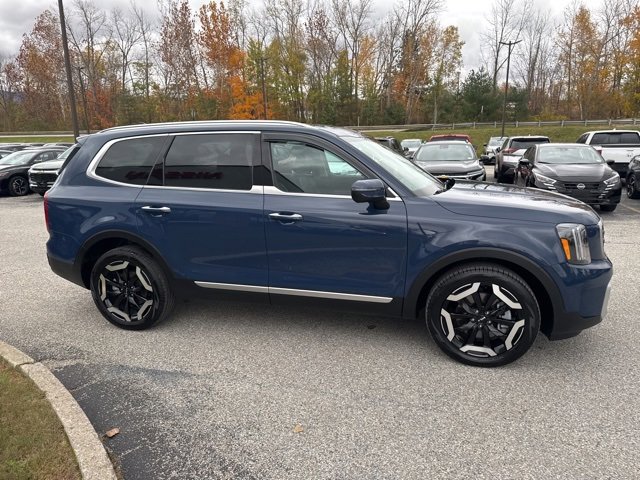 Used 2025 Kia Telluride S image 18