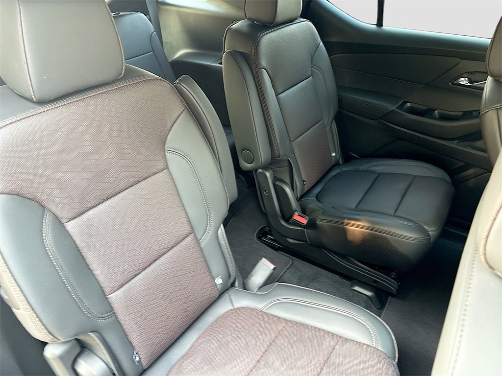 Used 2023 Chevrolet Traverse High Country image 30