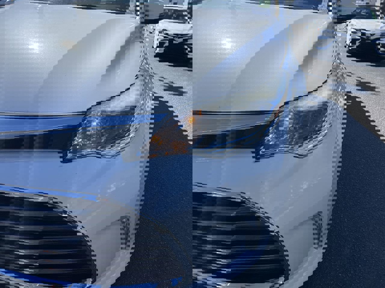 Used 2018 Toyota Avalon XLE Plus image 5