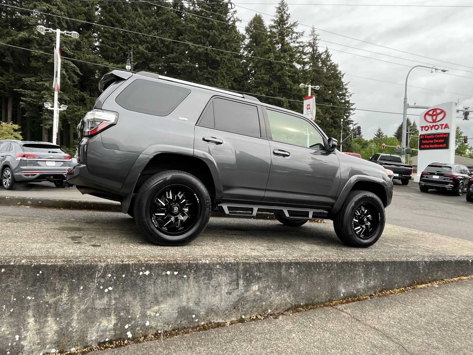 Certified 2021 Toyota 4Runner SR5 Premium w/ Moonroof Package AWD/4WD image 9