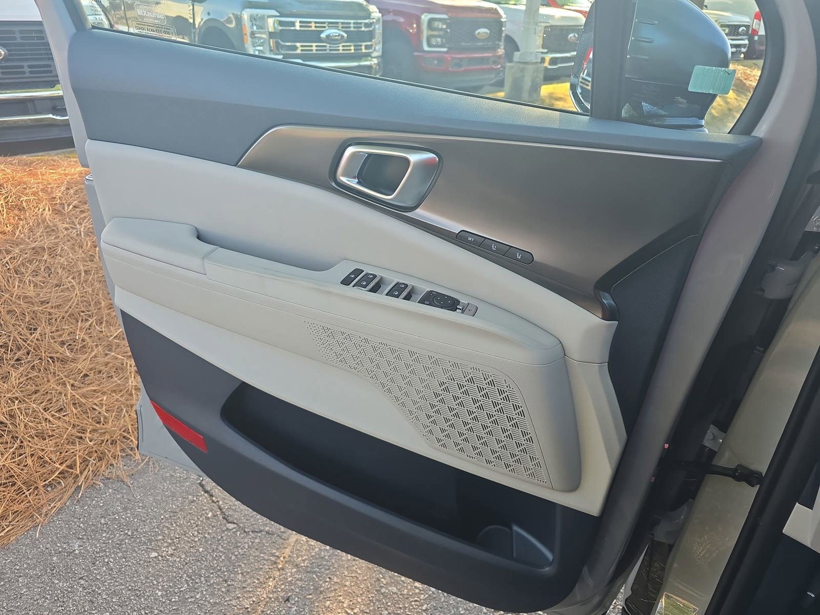 New 2026 Kia Carnival SX w/ SX Dark Edition Package FWD image 25