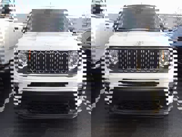 Used 2023 Jeep Renegade Latitude image 2