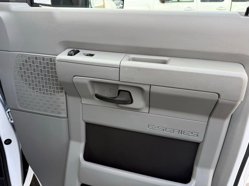 Used 2022 Ford E-450 and Econoline 450 Super Duty w/ Power Windows & Locks Group image 20