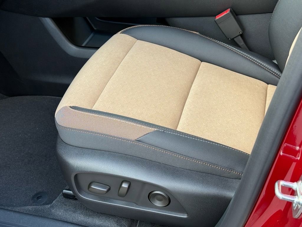 New 2026 Chevrolet Equinox ACTIV w/ Convenience Package III image 9