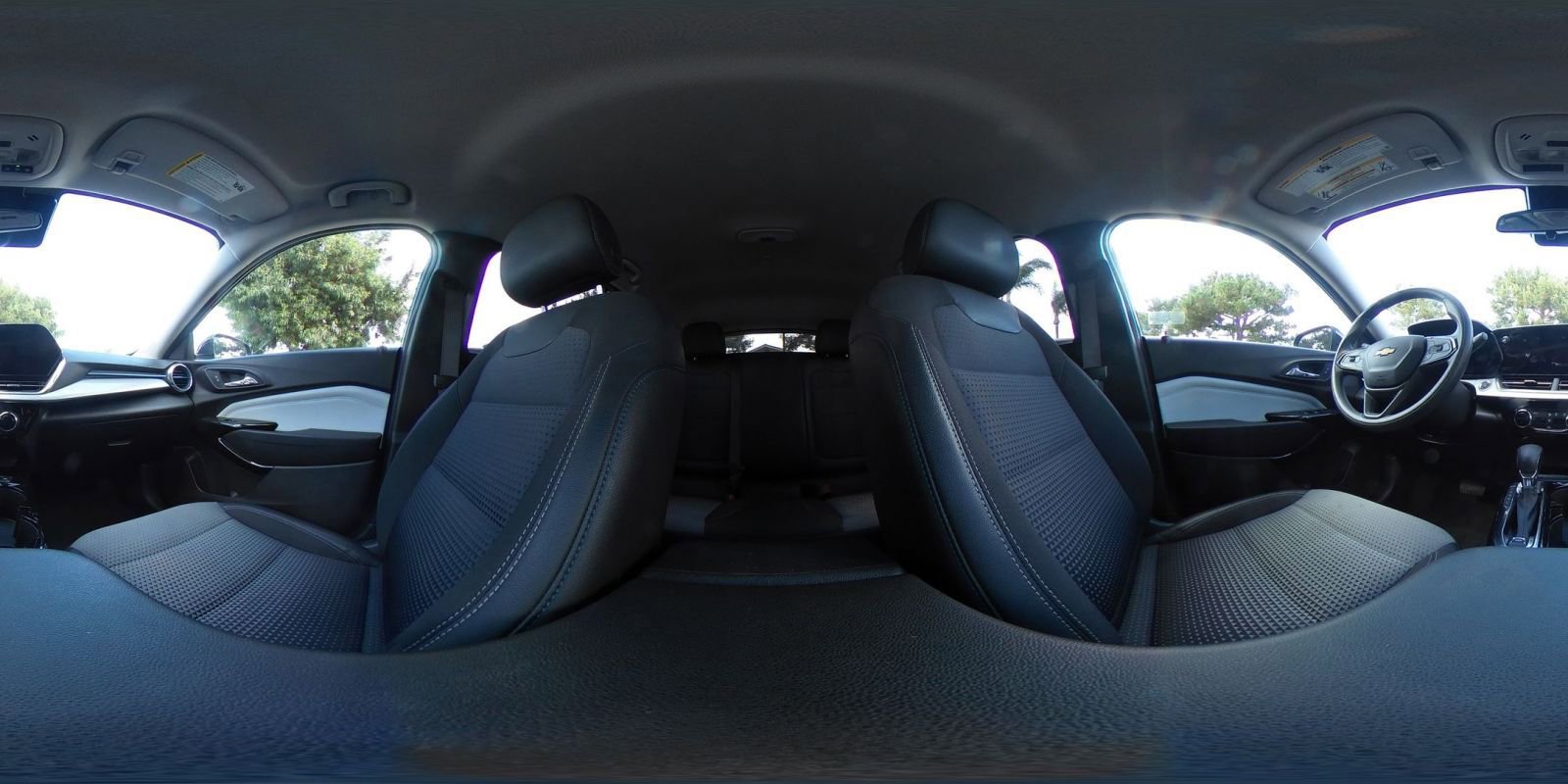 Used 2025 Chevrolet Trax LT FWD image 39