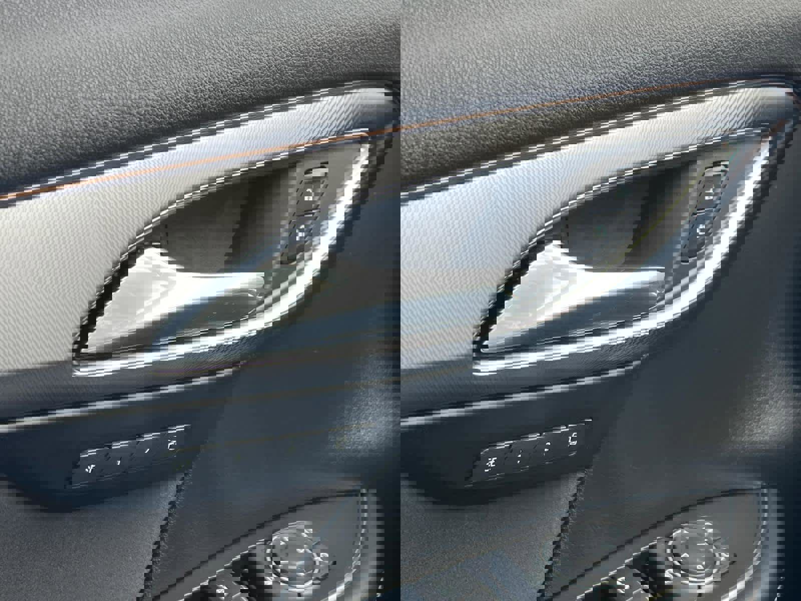 Certified 2025 Buick Envision Sport Touring image 23