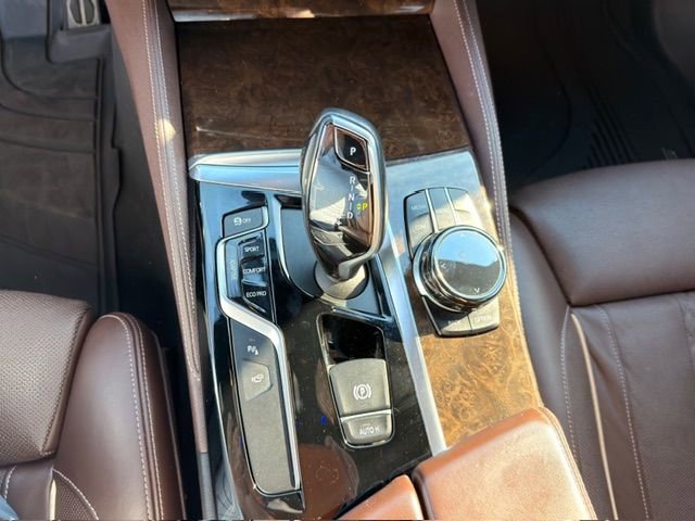 Used 2018 BMW M550i xDrive image 4