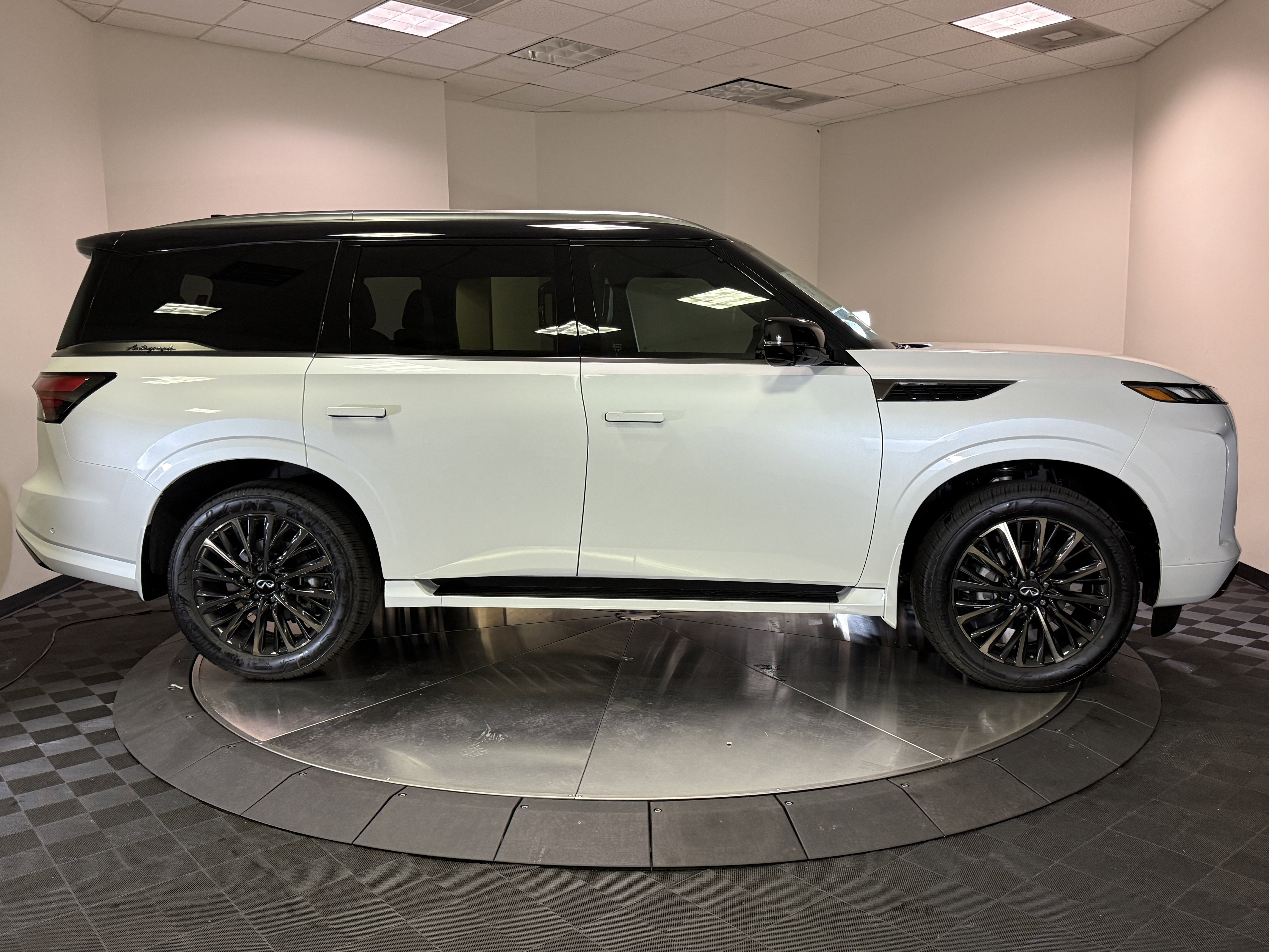 New 2026 INFINITI QX80 Autograph image 8