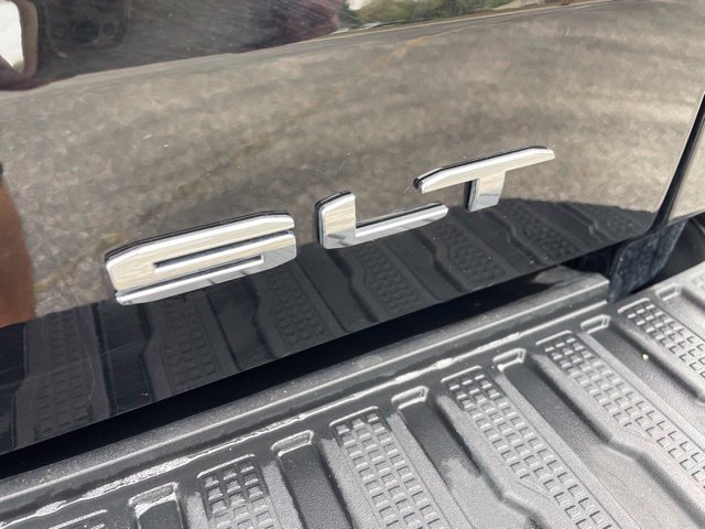 Used 2025 GMC Sierra 1500 SLT AWD/4WD image 39