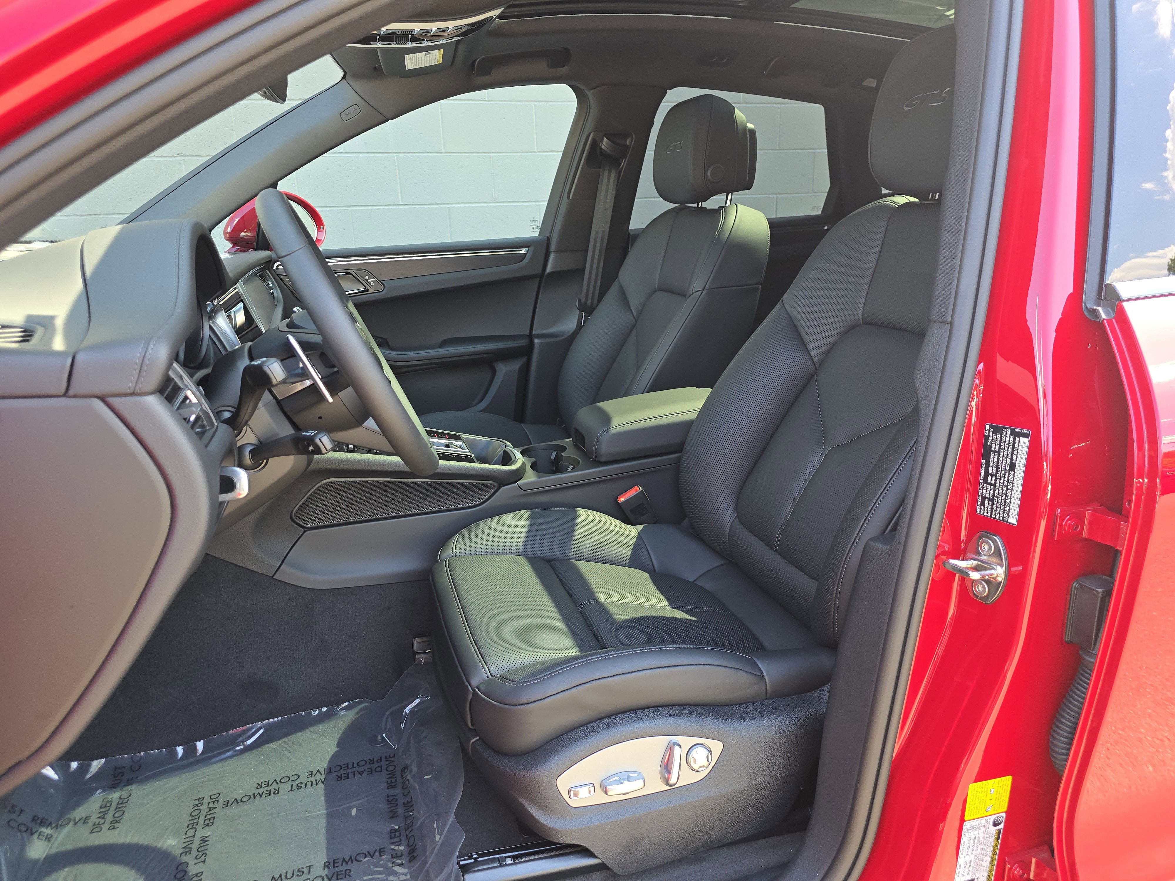 New 2025 Porsche Macan GTS image 5