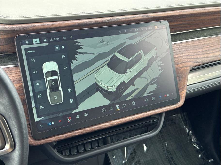 Used 2022 Rivian R1T Adventure image 12