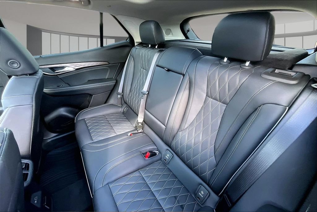 Used 2023 Buick Envision Avenir FWD image 28