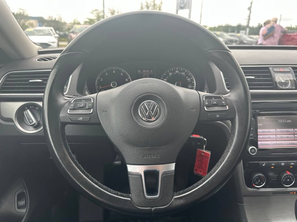 Used 2015 Volkswagen Passat 1.8T SE FWD image 16