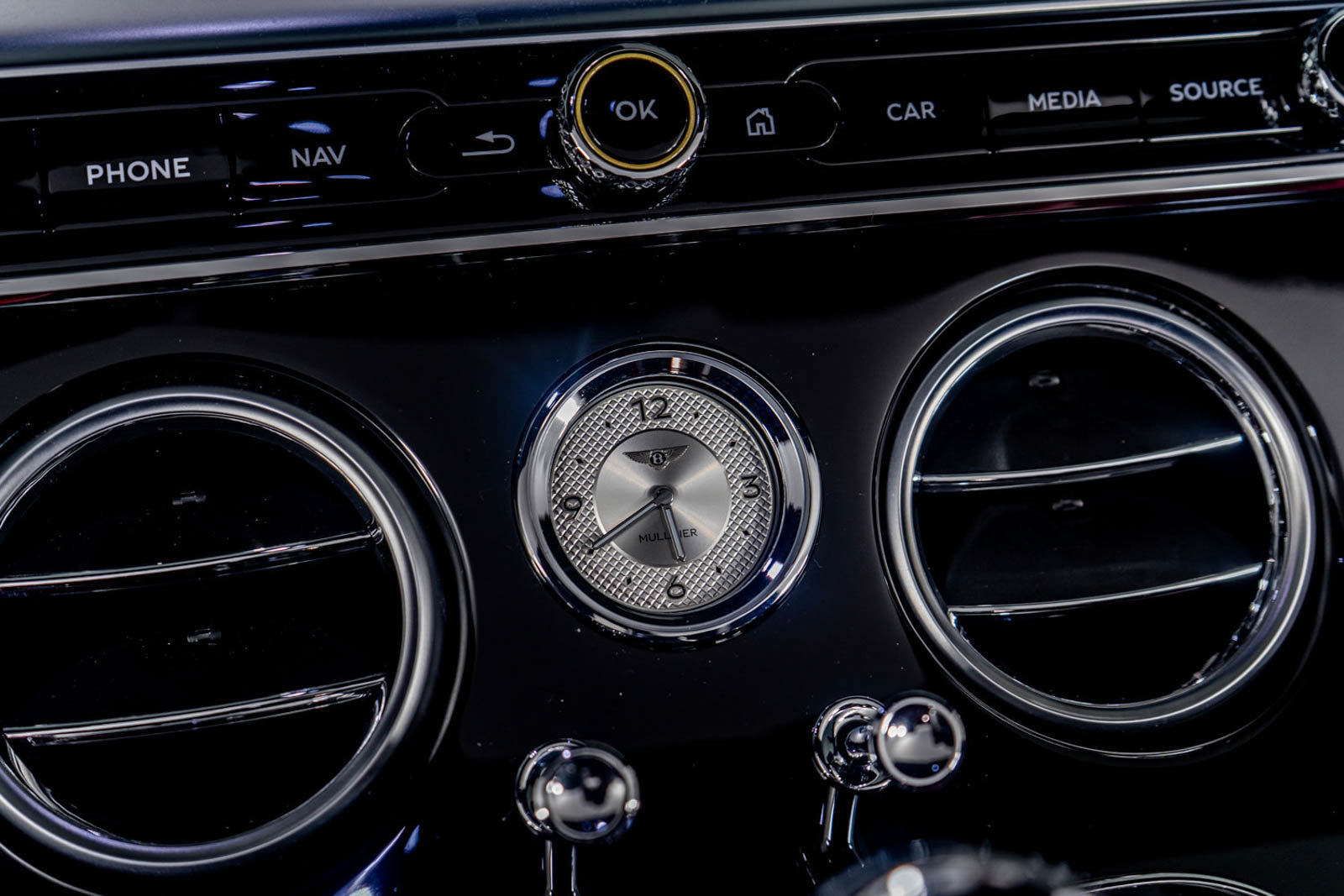 Used 2023 Bentley Continental GT V8 image 51