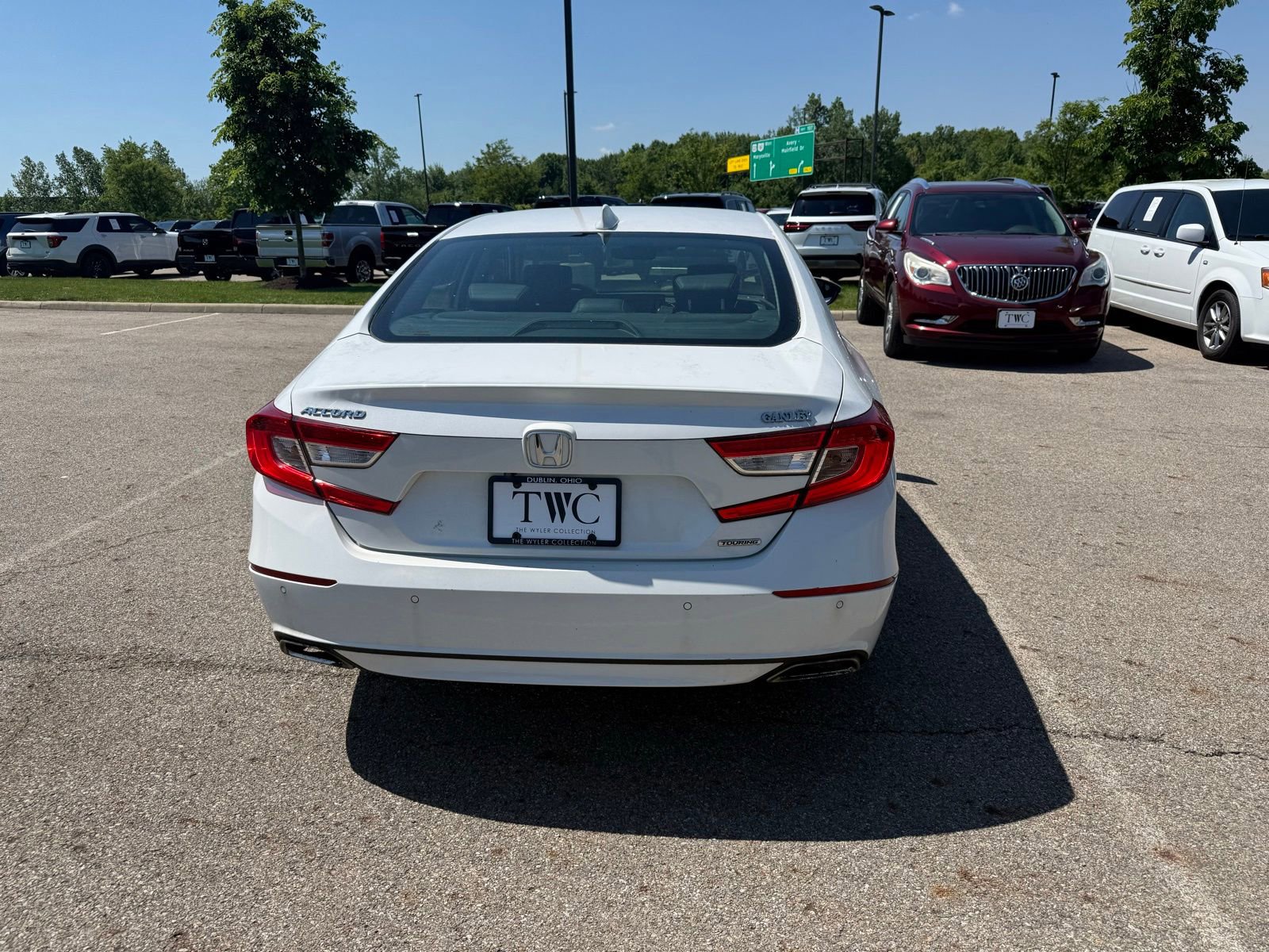 Used 2018 Honda Accord Touring image 6