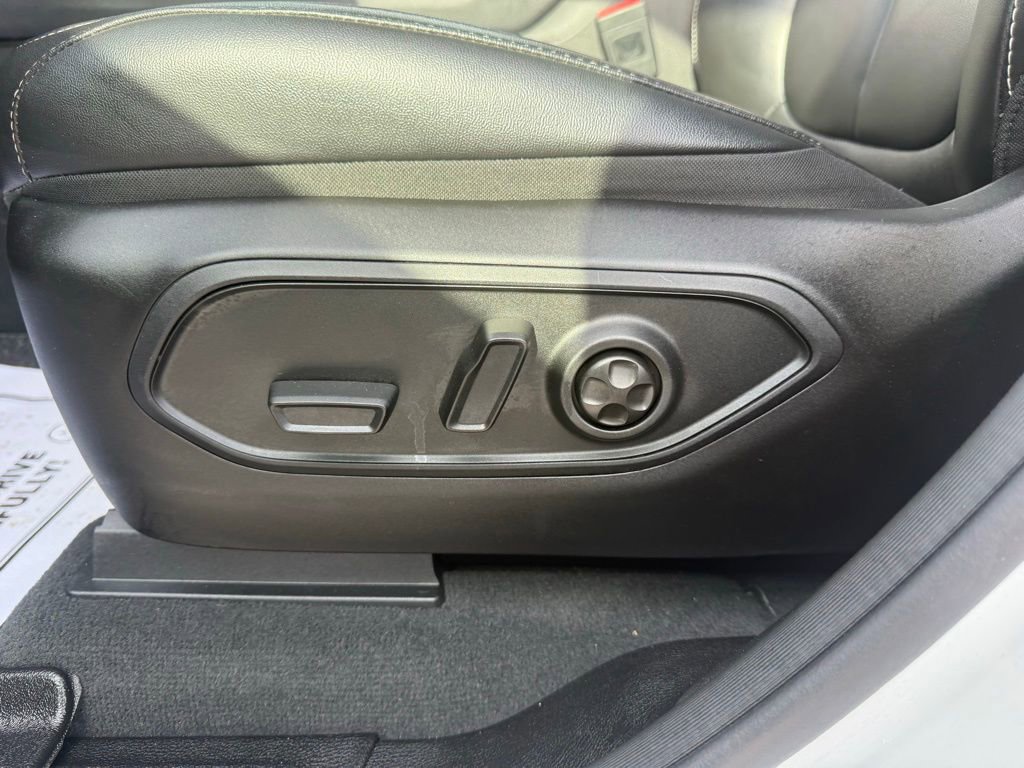Used 2025 Jeep Grand Cherokee Limited image 15