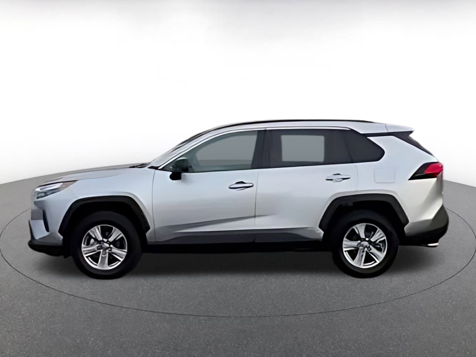 Used 2025 Toyota RAV4 LE image 12