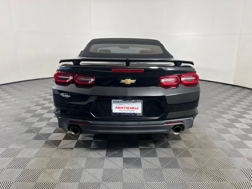 Used 2022 Chevrolet Camaro LT RWD image 8