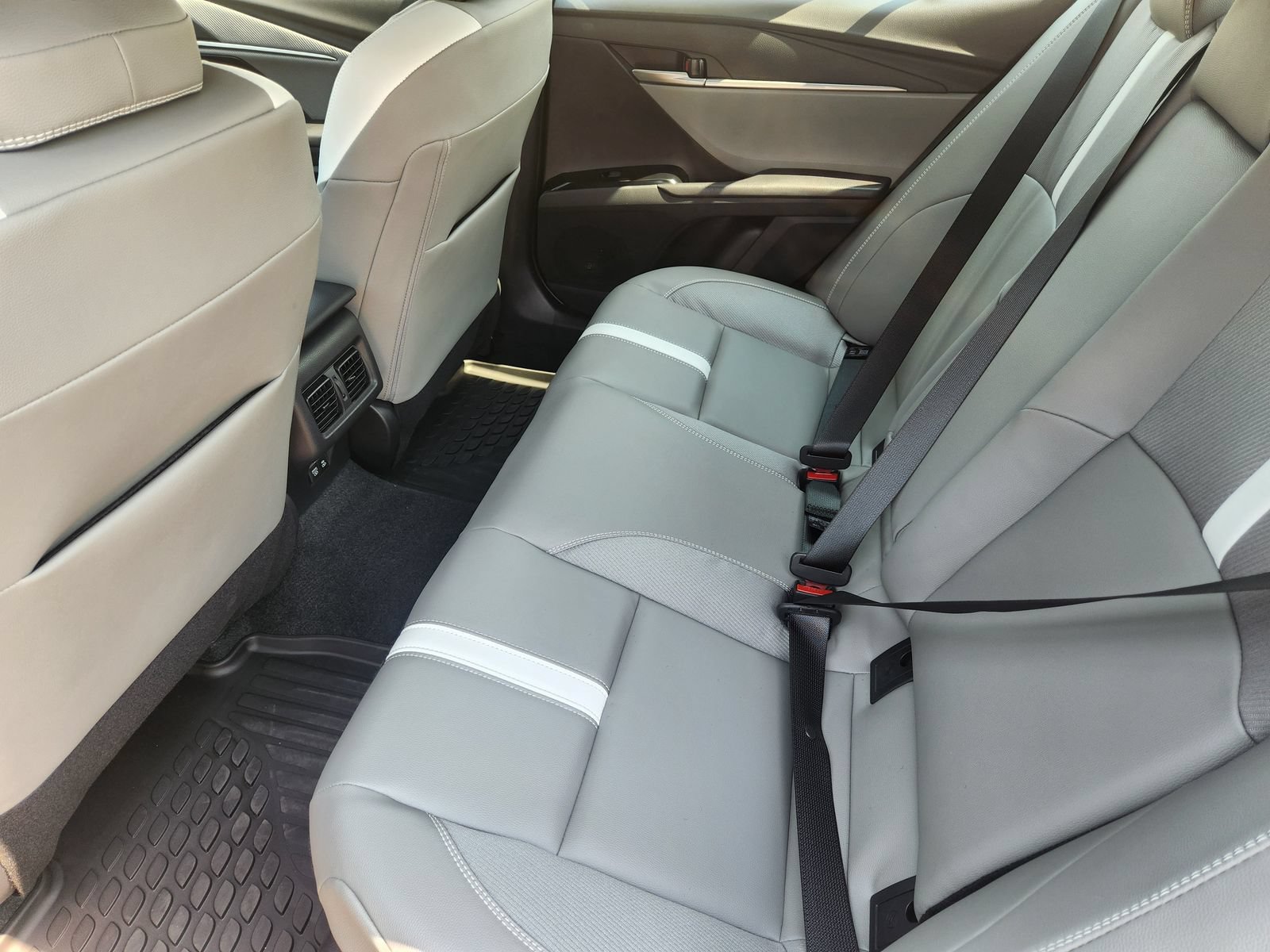 New 2026 Toyota Camry SE FWD image 25