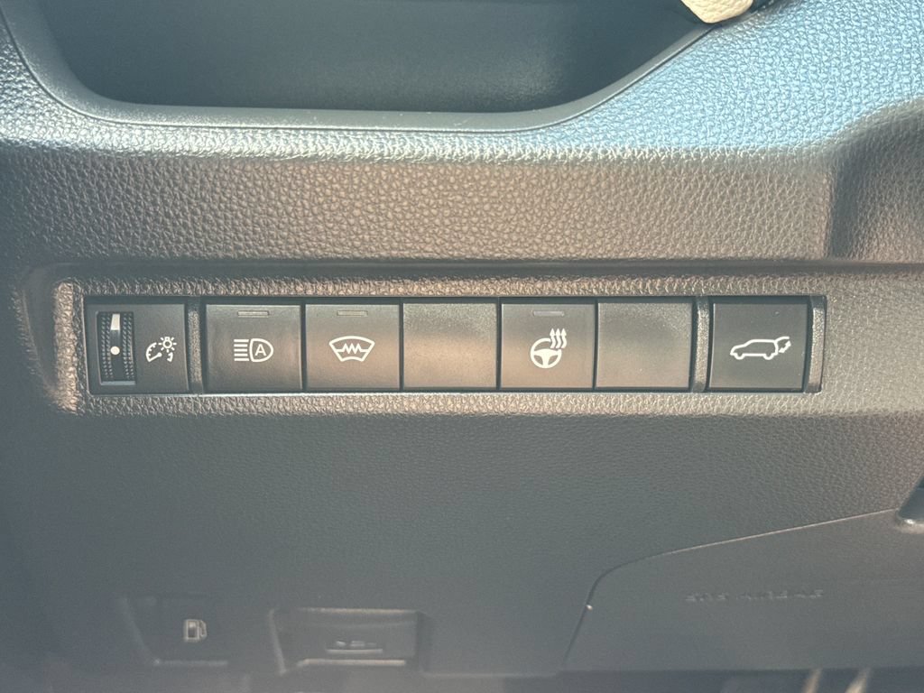 Used 2025 Toyota RAV4 XLE w/ Convenience Package AWD/4WD image 33