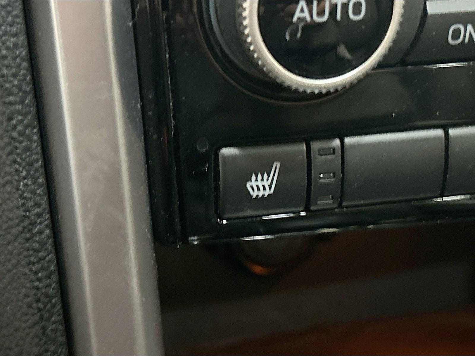 Used 2021 Subaru Ascent Limited w/ Technology Package image 21