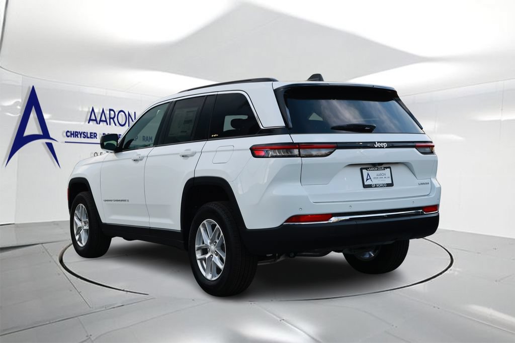 New 2026 Jeep Grand Cherokee Laredo RWD image 2