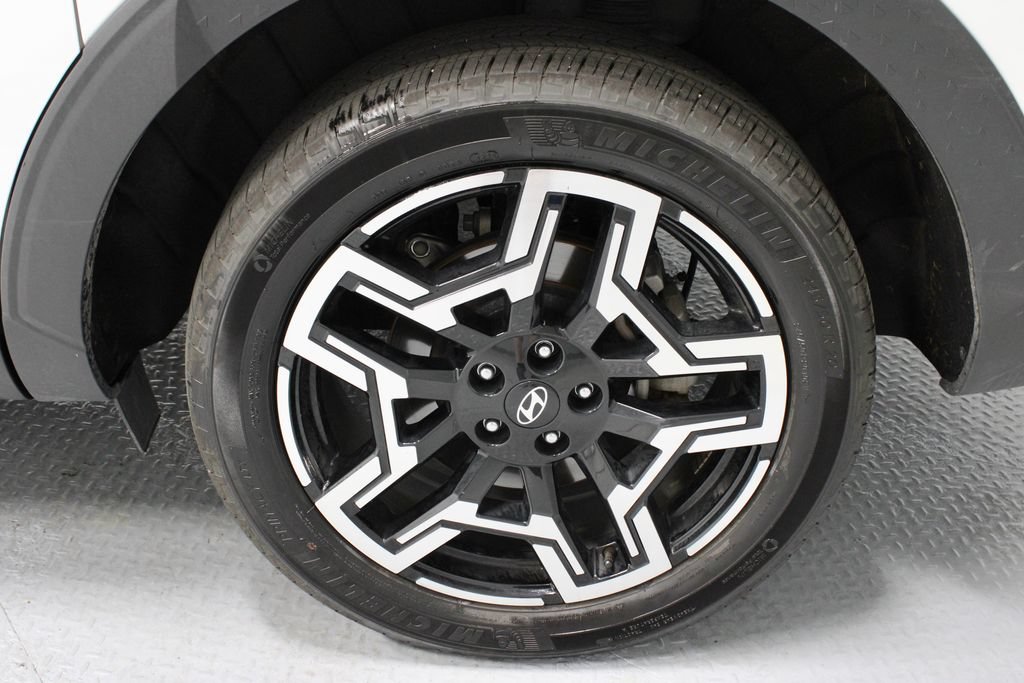 Used 2025 Hyundai Santa Cruz Limited AWD/4WD image 21