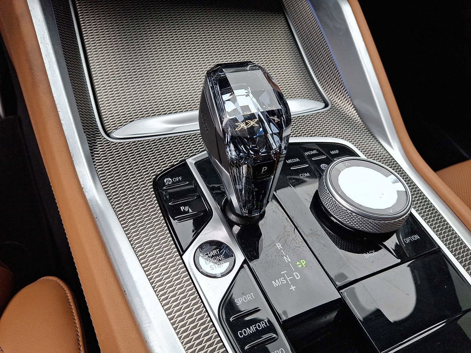 Used 2023 BMW X6 xDrive40i w/ M Sport Package image 16