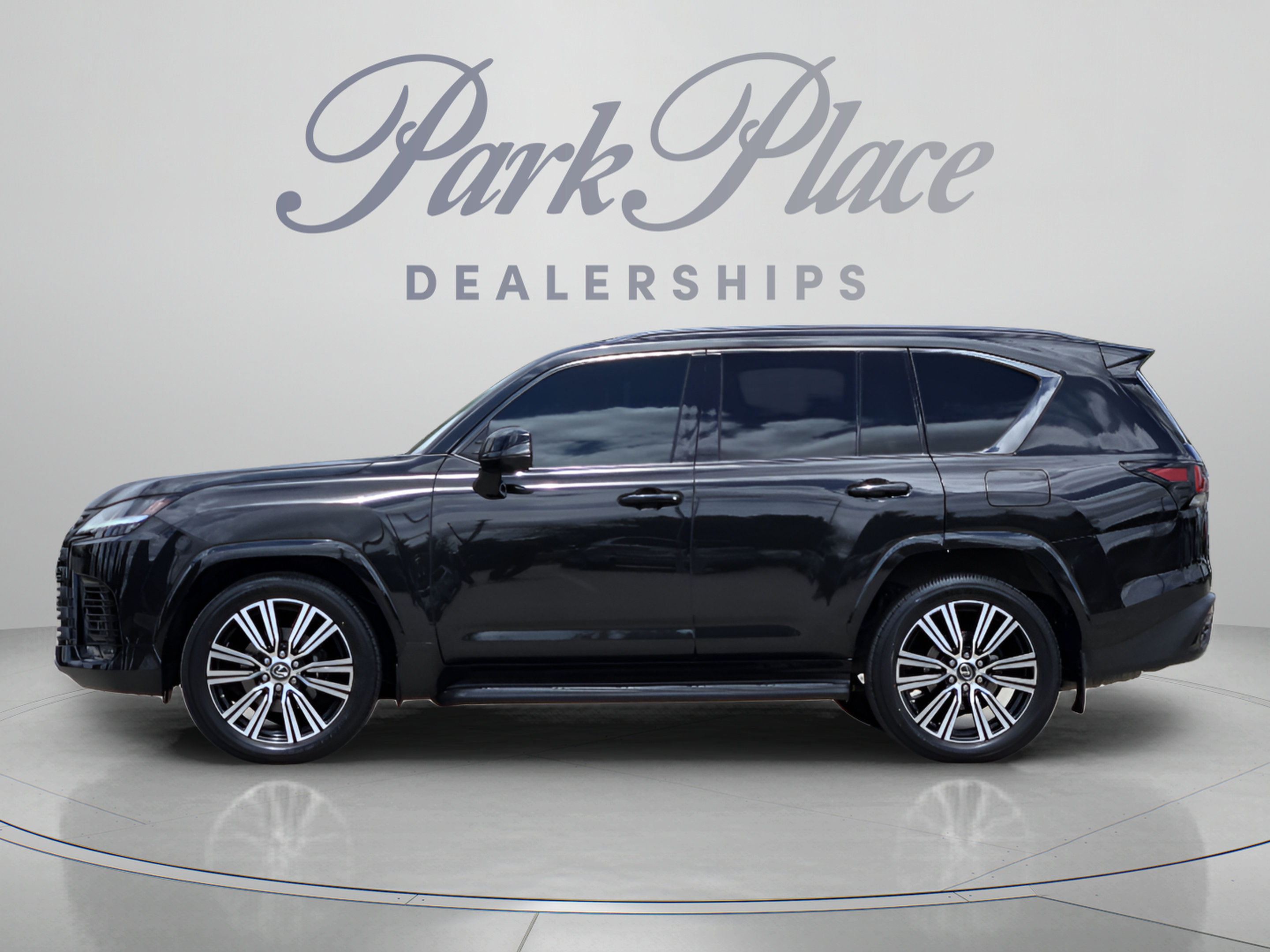 Used 2023 Lexus LX 600 4WD w/ Appearance Package image 2