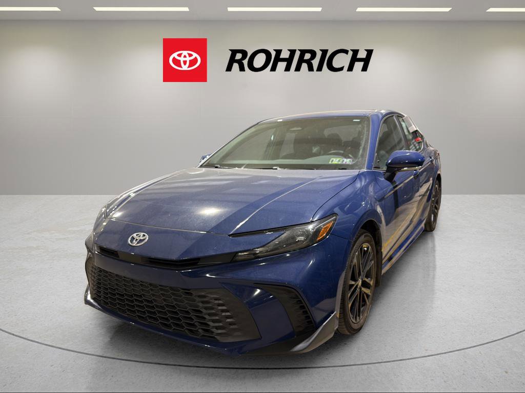 Used 2025 Toyota Camry SE AWD/4WD image 1
