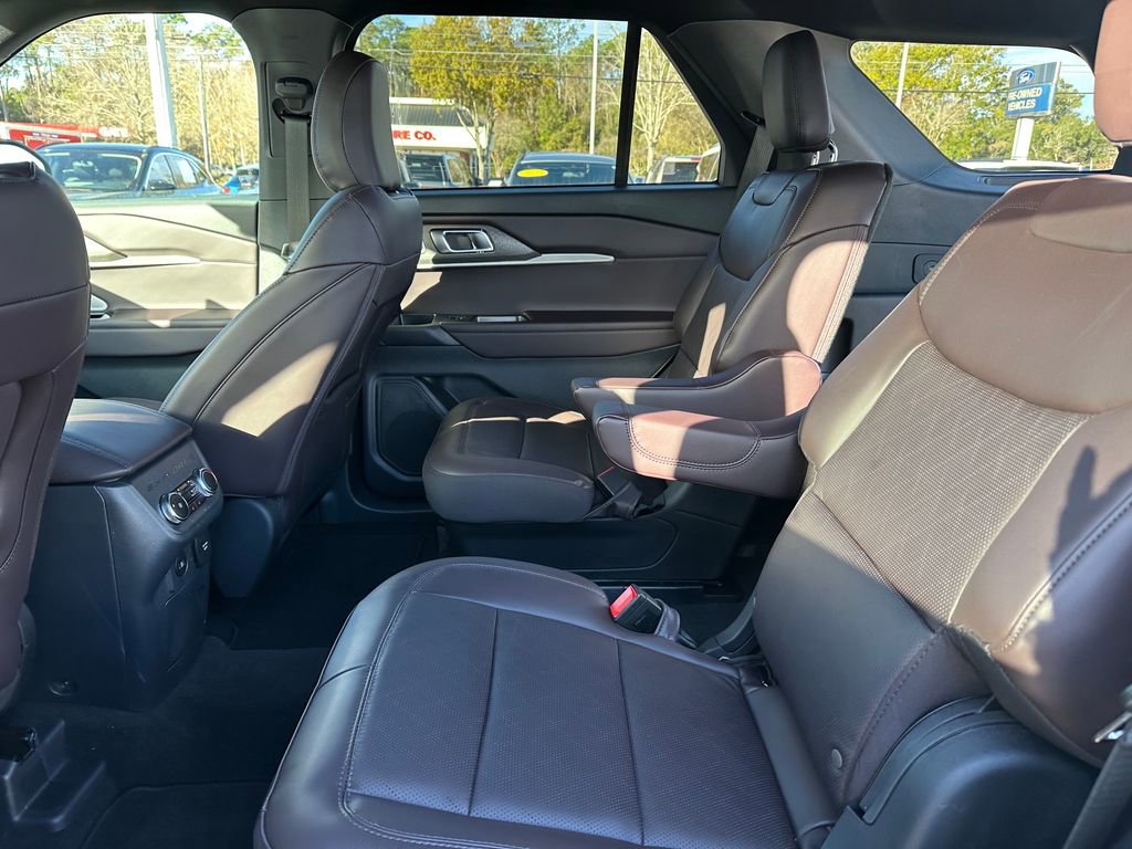 New 2025 Ford Explorer Platinum image 31