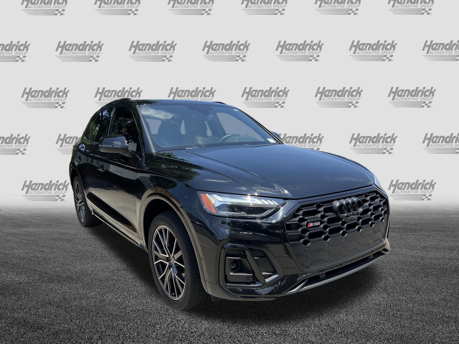 Certified 2023 Audi SQ5 Prestige w/ Prestige Package AWD/4WD image 2